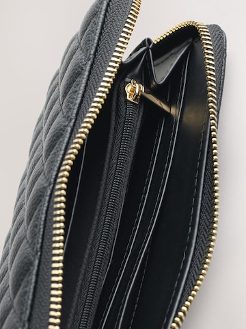 Next Wallet in Black