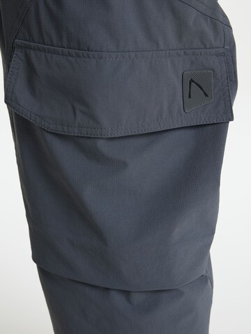 Loosefit Pantalon fonctionnel 'Trace Pro' CHASIN' en gris