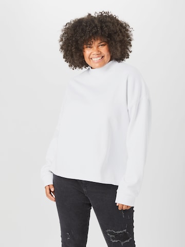 Sweat-shirt Urban Classics en blanc : devant