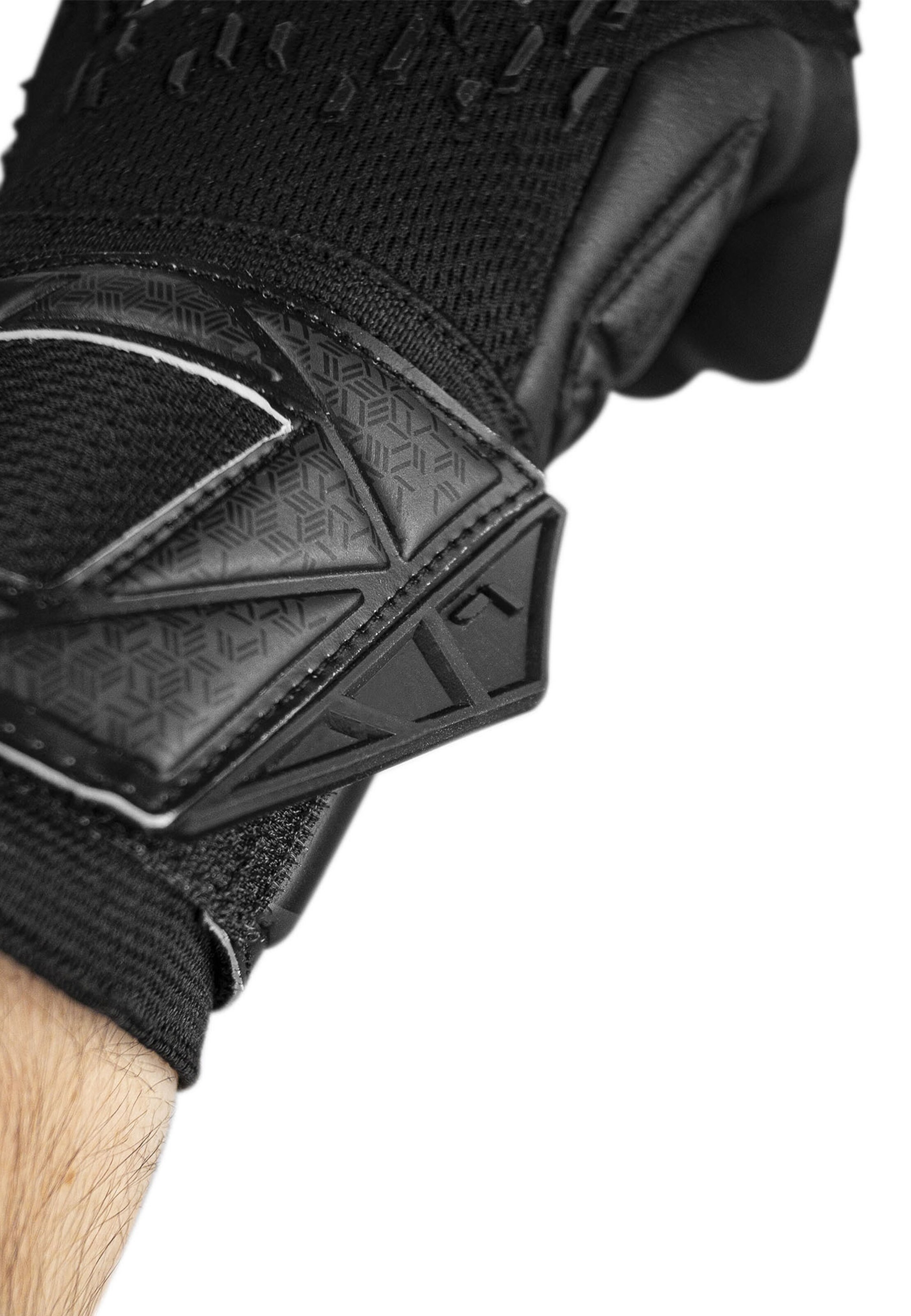 REUSCH Sporthandschoenen 'Attrakt Freegel Infinity' in Zwart