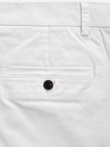 Coupe slim Pantalon chino Next en blanc