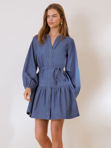 Friends Like These Shirt dress in Blue: front