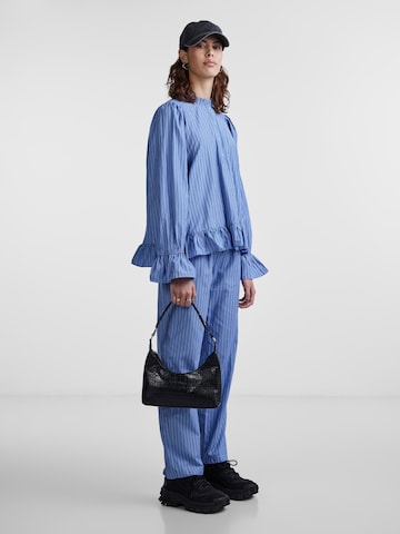 PIECES Blouse 'ASSRA' in Blauw