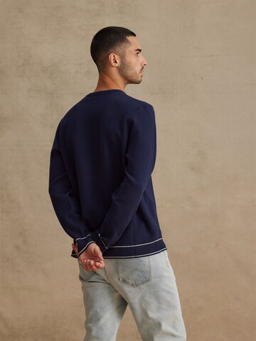 DAN FOX APPAREL Pullover 'Darian' in Blau