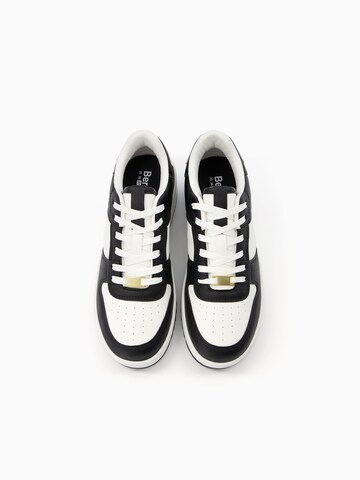 Bershka Sneaker in Schwarz