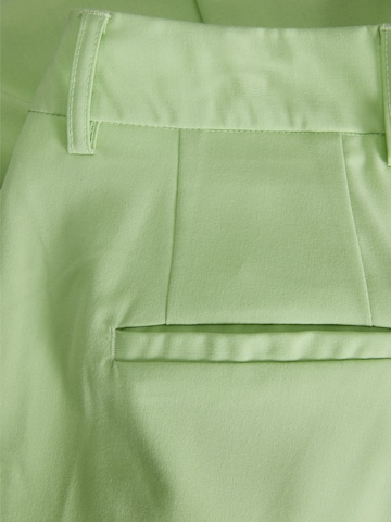 JJXX Regular Pleat-Front Pants 'Chloe' in Green