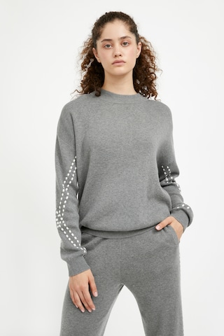 Finn Flare Pullover 'Basic' in Grau: Vorderseite