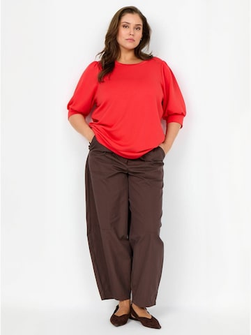 Sweat-shirt 'Sabrina' Wasabi Concept en rouge