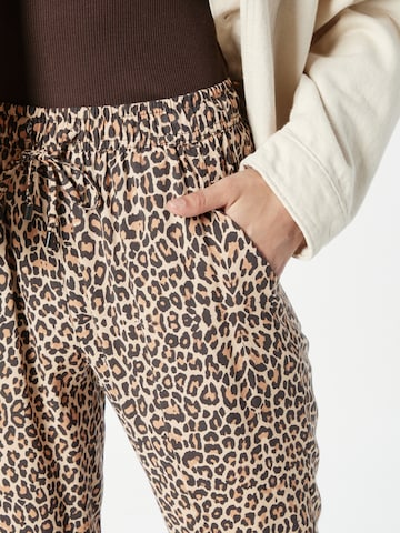 Sublevel Tapered Hose in Braun