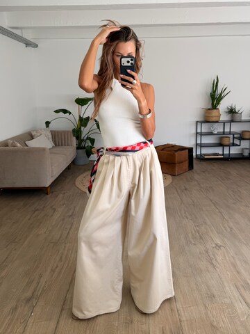 Kamila Šikl Wide leg Jeans in White