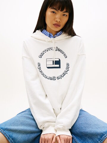 Tommy Jeans Majica 'ESS' | bela barva