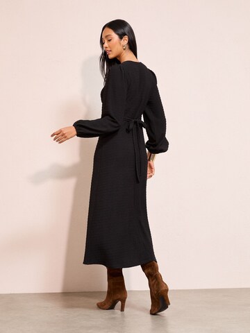 Friends Like These - Vestido en negro