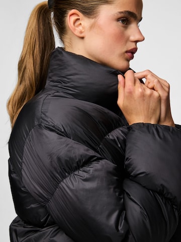 PIECES - Chaqueta de invierno 'PCMilla' en negro