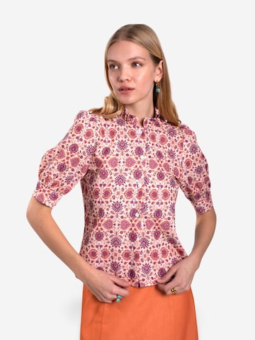 THE-ARE Blouse in Pink: front