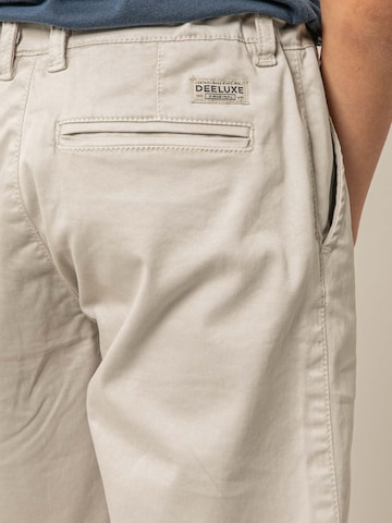 Regular Pantalon 'VARTY' Deeluxe en blanc