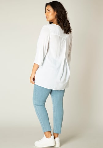 BASE LEVEL CURVY Blouse in White