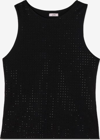 Top di oltre in nero: frontale