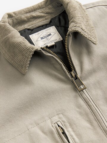 Next Jacke in Grau