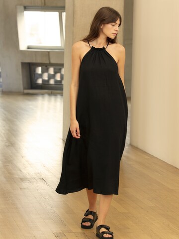 Robe 'Calonie' Aligne en noir