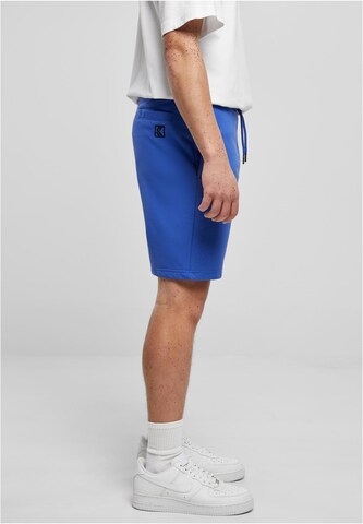 regular Pantaloni di Urban Classics in blu