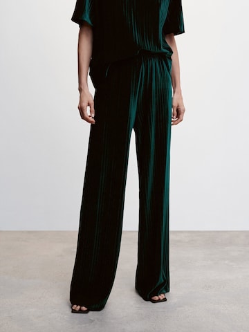 Wide Leg Pantalon 'XGOGO' MANGO en vert : devant