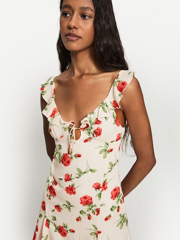 Robe d’été Bershka en blanc