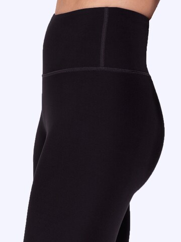 Magadi Skinny Workout Pants 'Lina' in Black