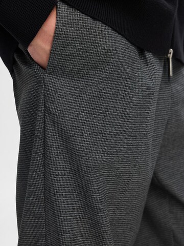 SELECTED Regular Trousers with creases 'SLHLeroy' in Grey