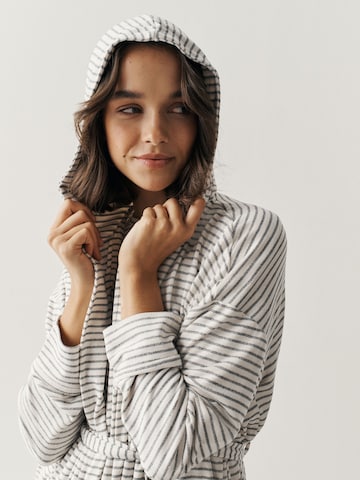 Next - Albornoz largo en gris