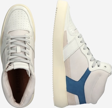 Sneaker alta di BLACKSTONE in bianco: frontale