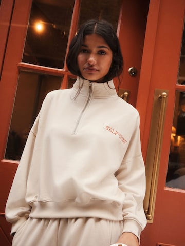 self. Sweatshirt in Grau