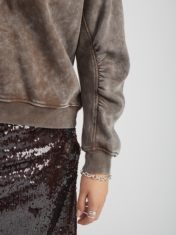 minus Sweatshirt 'Bellah' in Braun