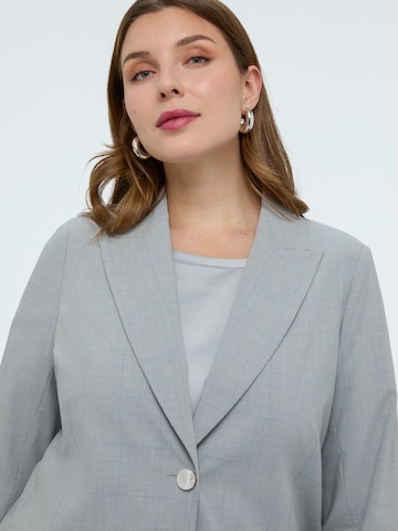 Fiorella Rubino Blazer in Grey