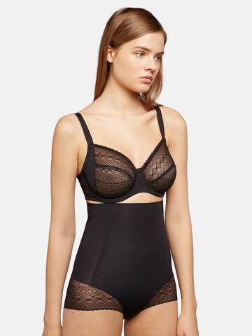 Gisela Shapingpanty in Schwarz