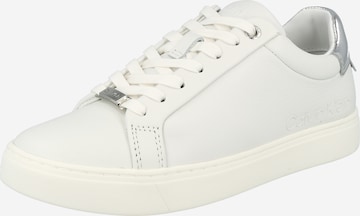 Calvin Klein - Zapatillas deportivas bajas en blanco: frente