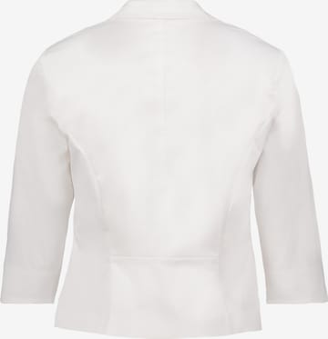 Betty Barclay Blazer in White