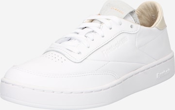 Reebok Classics حذاء رياضي بلا رقبة 'Club C Clean' بـ أبيض: الأمام