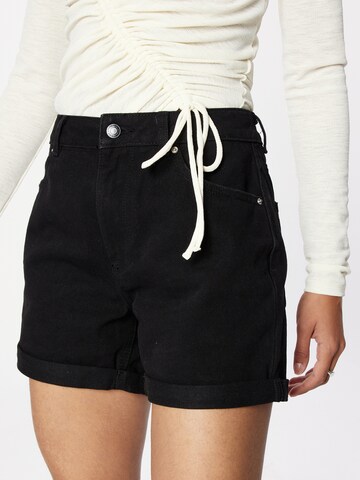 VERO MODA Loosefit Shorts 'Zuri' in Schwarz