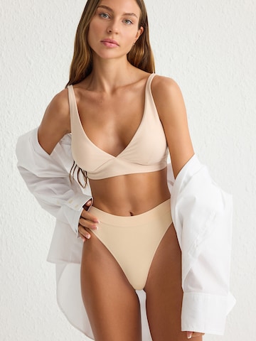 Trendyol Треугольник Бюстгальтер в Бежевый