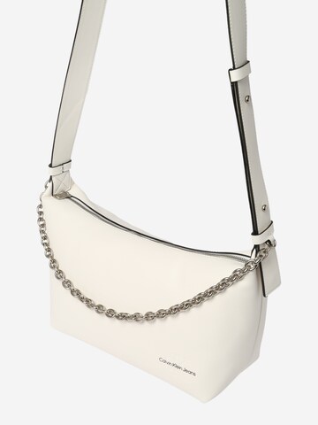 Calvin Klein Jeans Shoulder Bag in White: front