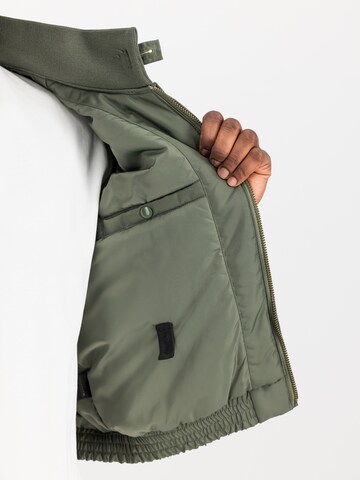 ALPHA INDUSTRIES Between-season jacket in Green