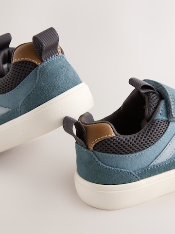 Baskets Next en bleu