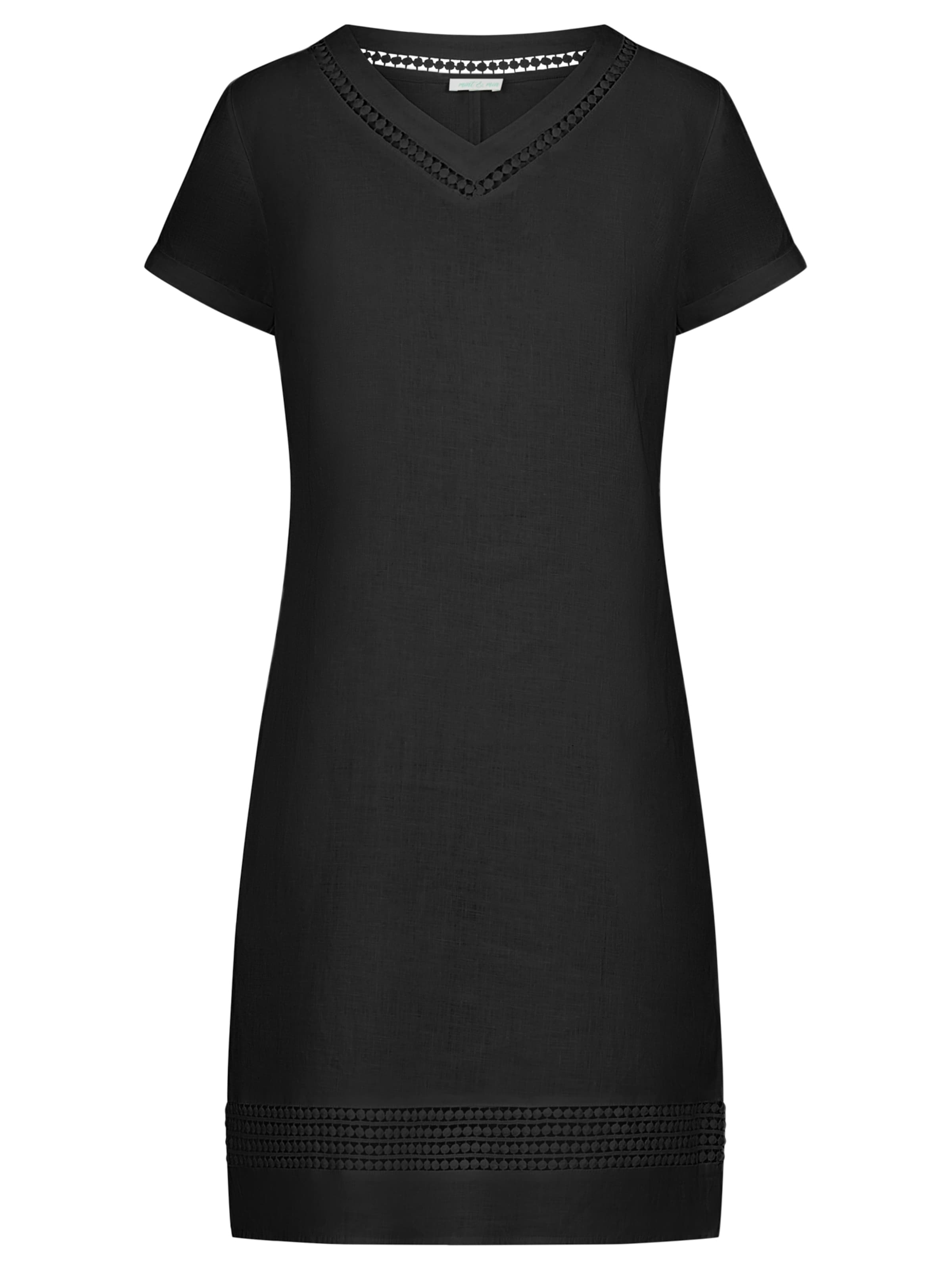 mint & mia Dress in Black: front