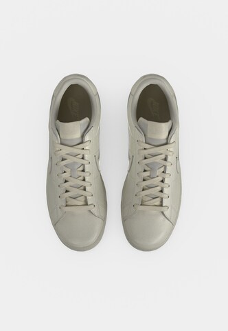 Nike Sportswear Низкие кроссовки 'CLASSIC' в Бежевый