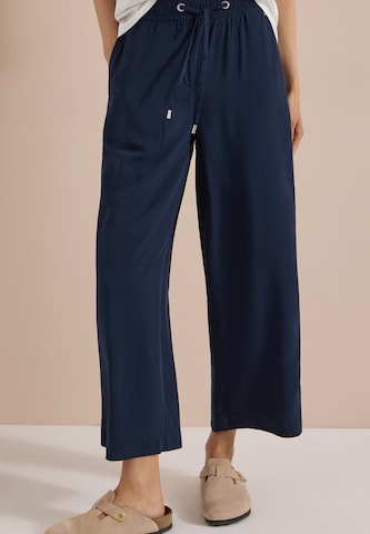 CECIL Loose fit Pants in Blue: front