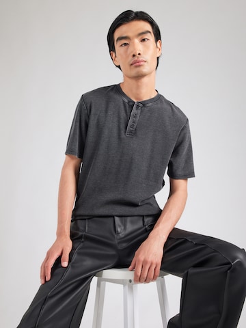 QS T-Shirt in Schwarz: Vorderseite