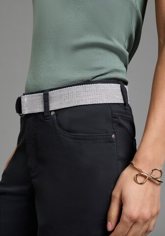 LAURA SCOTT Regular Pants in Black