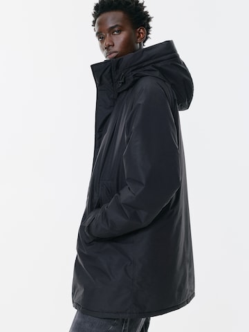 Pull&Bear Tussenparka in Zwart