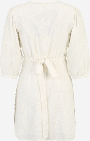 Robe Selected Femme Petite en blanc