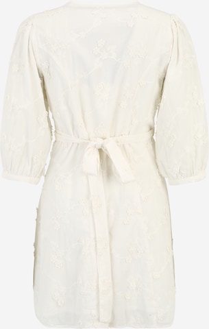 Robe Selected Femme Petite en blanc